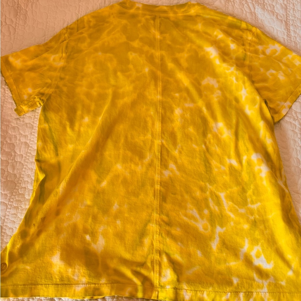 Lululemon tee